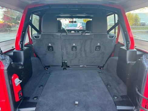 Used 2019 Jeep Wrangler Unlimited Sport image 23