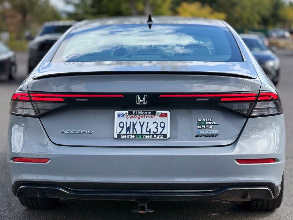 Used 2023 Honda Accord Sport image 4