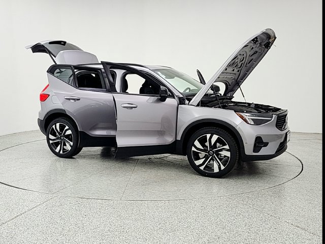 New 2026 Volvo XC40 B5 Plus w/ Climate Package AWD/4WD image 10