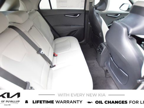 New 2025 Kia Niro EX Touring image 14