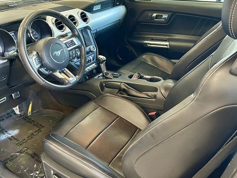 Used 2016 Ford Mustang Premium image 10