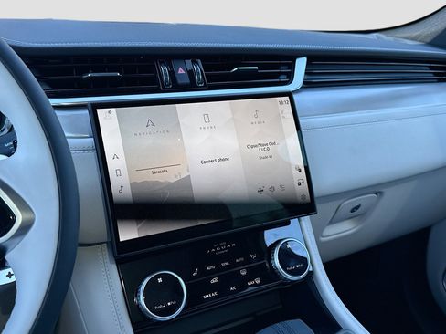 New 2026 Jaguar F-PACE R-Dynamic S image 28