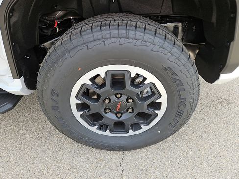 Certified 2026 Toyota 4Runner TRD Off-Road image 9