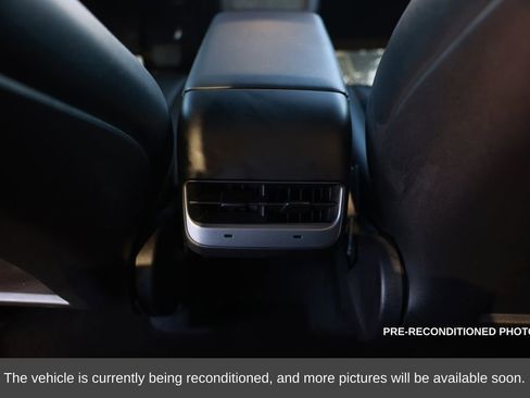 Used 2023 Tesla Model Y Long Range image 31