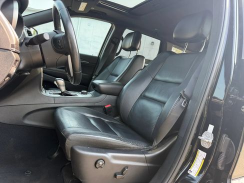 Used 2018 Jeep Grand Cherokee Limited AWD/4WD image 12