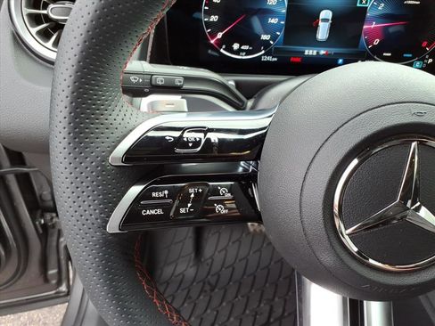 Certified 2025 Mercedes-Benz GLB 250 4MATIC image 16