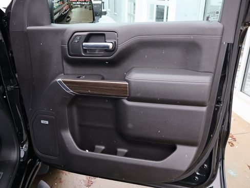 Certified 2021 Chevrolet Silverado 1500 RST image 40