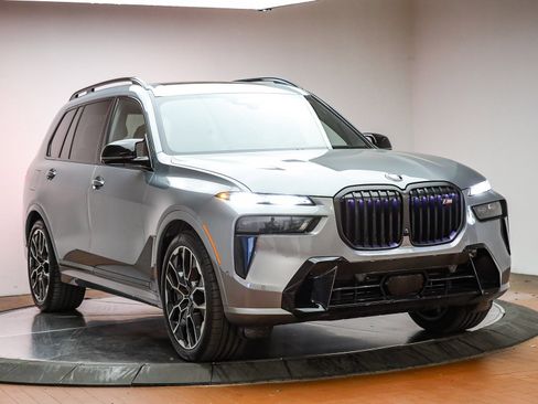 Certified 2025 BMW X7 M60i image 3
