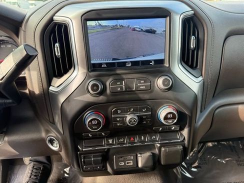 Used 2022 Chevrolet Silverado 2500 LT w/ Convenience Package image 20