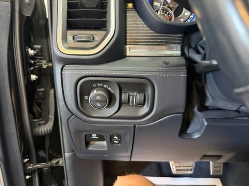 Used 2022 RAM 1500 Limited AWD/4WD image 17