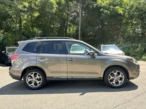 Used 2017 Subaru Forester 2.5i Touring AWD/4WD image 3