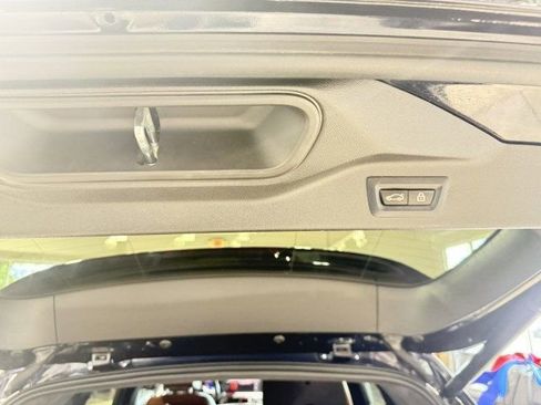 Used 2022 BMW X7 M50i image 39