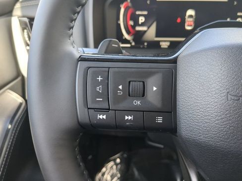 Certified 2025 Nissan Rogue SL w/ Tech Package FWD image 25