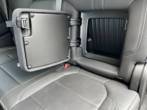 Used 2022 Chevrolet Silverado 1500 High Country w/ LPO, Dark Essentials Package AWD/4WD image 18