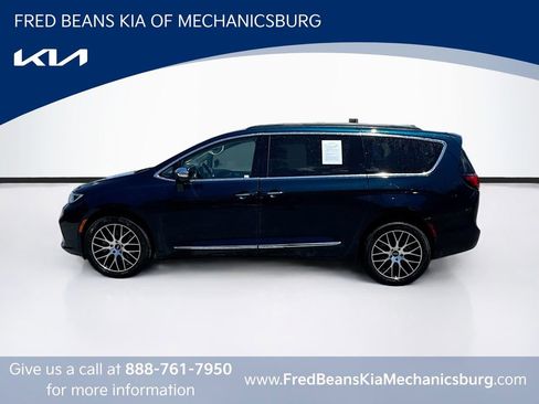 Used 2022 Chrysler Pacifica Limited w/ Uconnect Theater Family Group AWD/4WD image 4