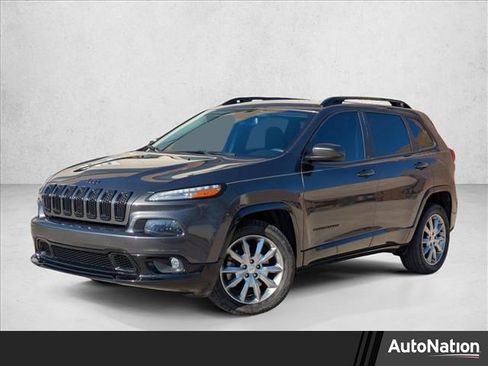 Used 2018 Jeep Cherokee Latitude image 1