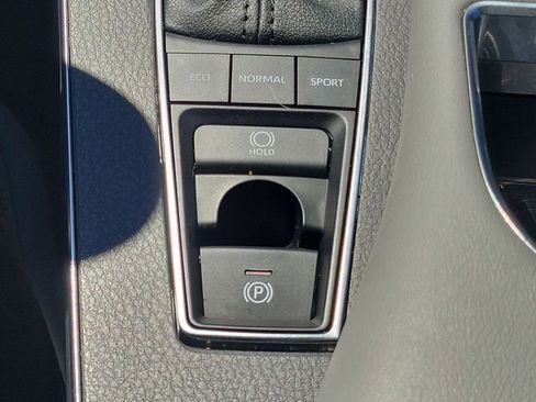 Used 2022 Toyota Avalon Limited w/ Advanced Safety Package image 37