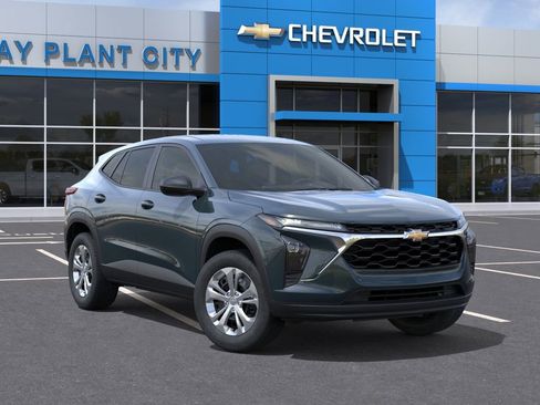 New 2026 Chevrolet Trax LS w/ Driver Confidence Package FWD image 7