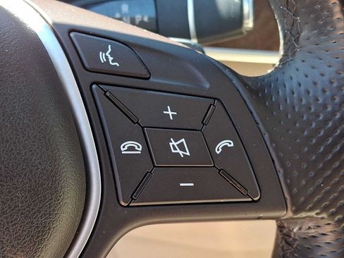 Used 2015 Mercedes-Benz E 350 4MATIC Sedan image 24