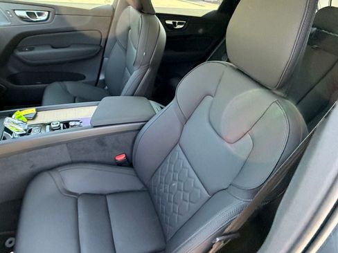 New 2027 Volvo XC60 B5 Plus AWD/4WD image 16