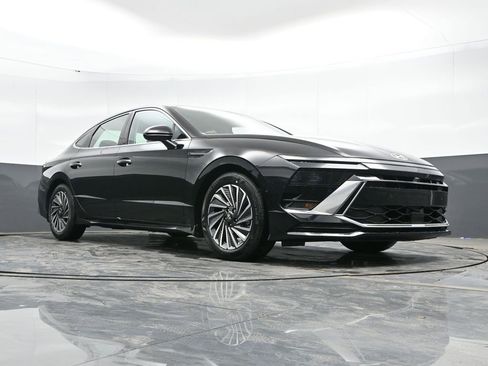 New 2025 Hyundai Sonata Limited image 50