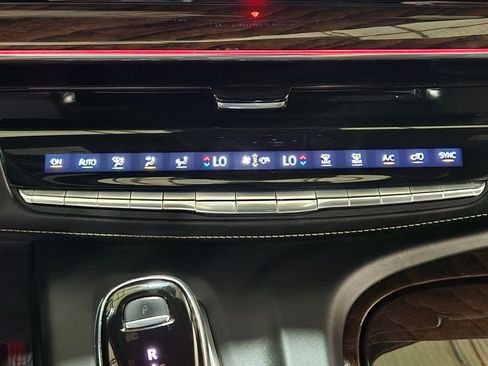 Used 2021 Cadillac Escalade Premium Luxury Platinum image 40