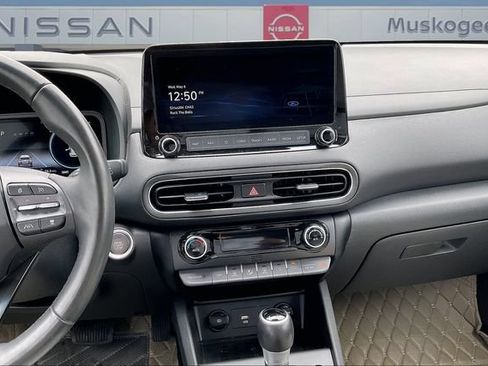 Used 2023 Hyundai Kona Limited AWD/4WD image 9