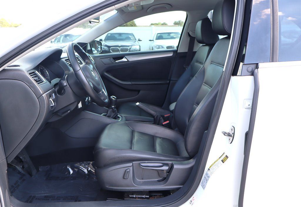 Used 2014 Volkswagen Jetta TDI FWD image 16