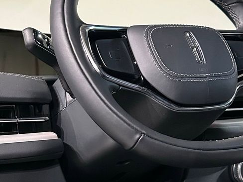 New 2026 Lincoln Navigator Premiere AWD/4WD image 48