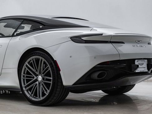 Used 2024 Aston Martin DB12 Coupe image 20