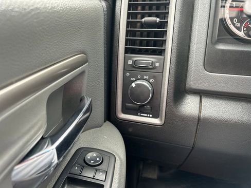 Used 2018 RAM 3500 Tradesman w/ Chrome Appearance Group AWD/4WD image 16