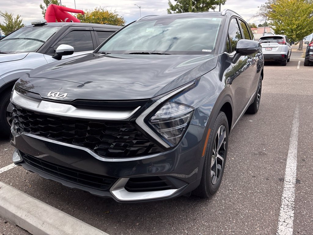 Used 2024 Kia Sportage EX AWD/4WD image 3