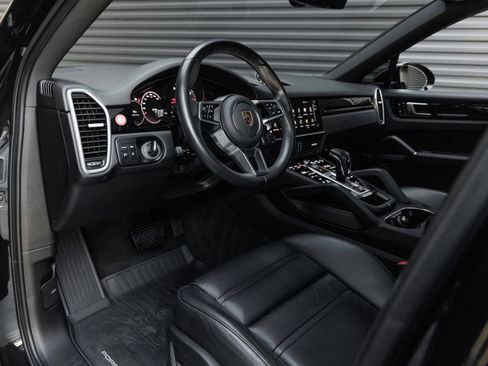 Certified 2023 Porsche Cayenne Coupe AWD/4WD image 4