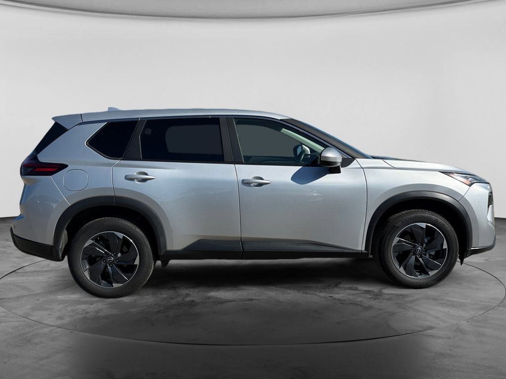 Used 2025 Nissan Rogue SV AWD/4WD image 10
