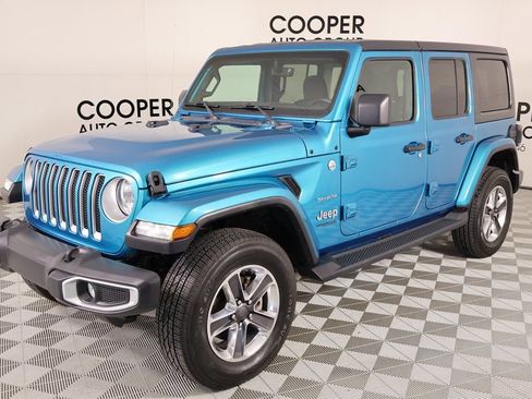 Used 2019 Jeep Wrangler Unlimited Sahara image 9