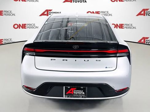 Used 2025 Toyota Prius XLE image 6
