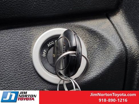 Used 2021 RAM 1500 Classic SLT AWD/4WD image 22