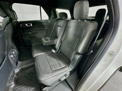 Used 2020 Ford Explorer XLT image 27