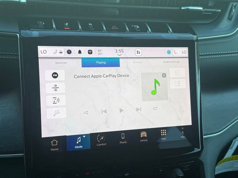 Certified 2025 Jeep Grand Cherokee Limited w/ Black Appearance Package image 14