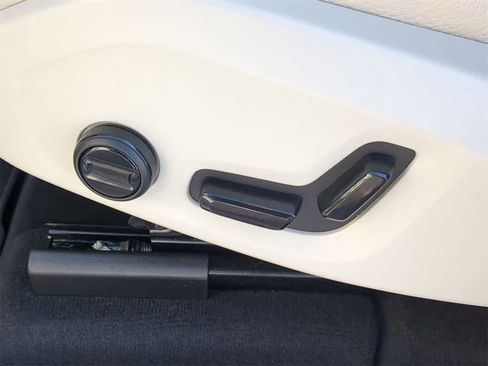 Certified 2025 Volvo XC60 T8 Core w/ Protection Package Premier image 16