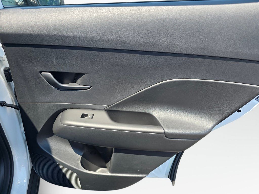 New 2027 Hyundai Kona SE AWD/4WD image 37