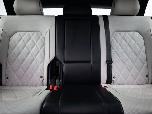 Used 2024 Volkswagen Atlas Cross Sport SEL Premium R-Line image 16