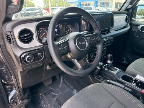 Used 2024 Jeep Wrangler Sport AWD/4WD image 9