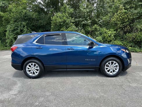 Used 2020 Chevrolet Equinox LT FWD image 2