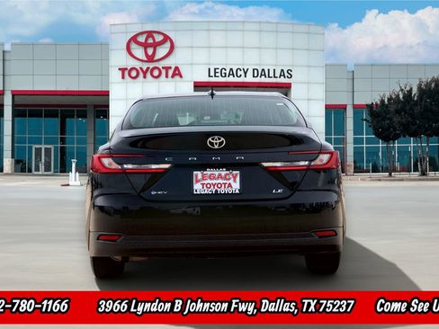 Used 2025 Toyota Camry LE w/ Convenience Package image 9