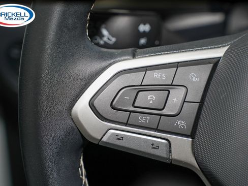 Used 2023 Volkswagen Atlas Cross Sport SEL AWD/4WD image 34