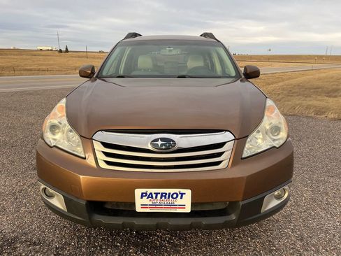 Used 2011 Subaru Outback 2.5i Premium w/ All-Weather Pkg image 8