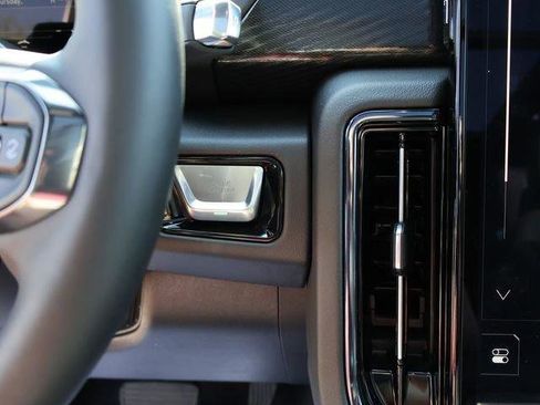 New 2026 GMC Yukon XL AT4 w/ AT4 Premium Plus Package AWD/4WD image 35