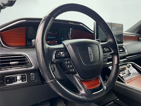 Used 2023 Lincoln Navigator 4WD image 73