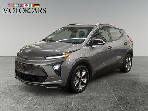 Used 2023 Chevrolet Bolt EUV LT w/ Convenience Package image 7